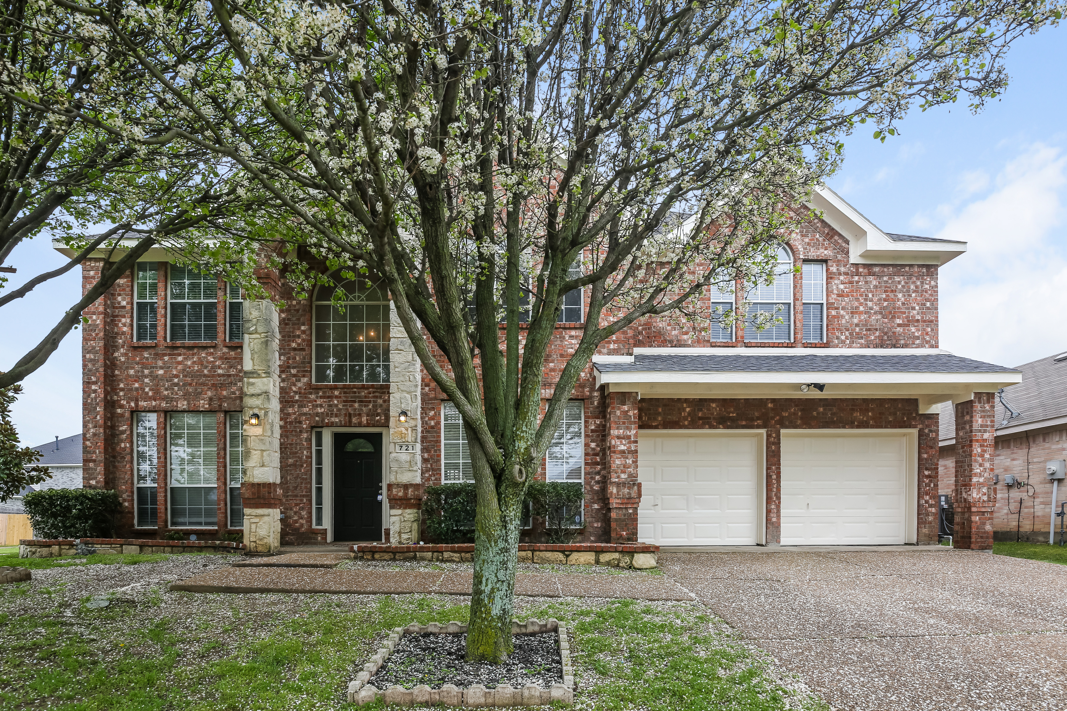 721 Magnolia Trail DeSoto, TX 75115
